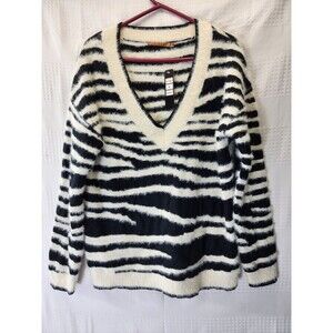 Bellidini Sweater Womens Medium Furry Zebra Print V Neck Pull Over Knit Slim Fit